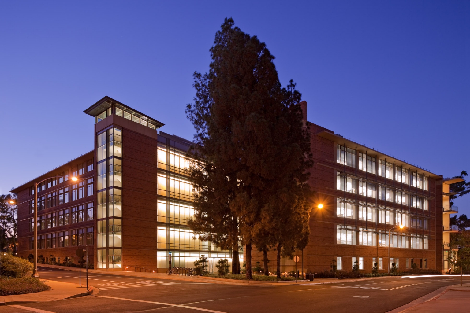 UCLA Life Sciences Building - Life Sciences