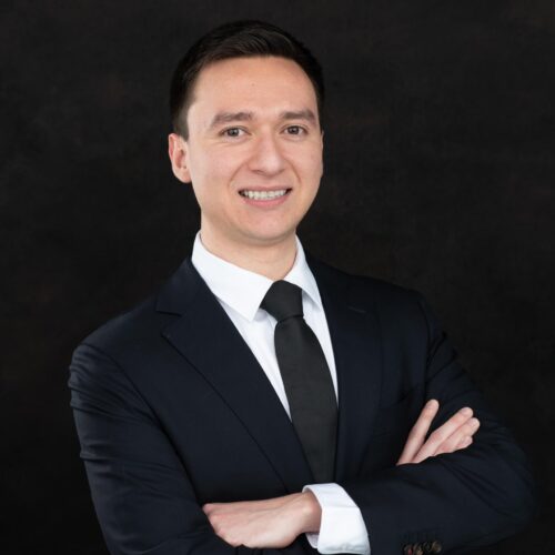 Raul Morones Headshot